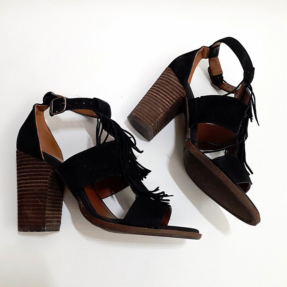LUCKY BRAND Leesha Fringe T-strap Sandals with Block Heel in Black Suede Leather